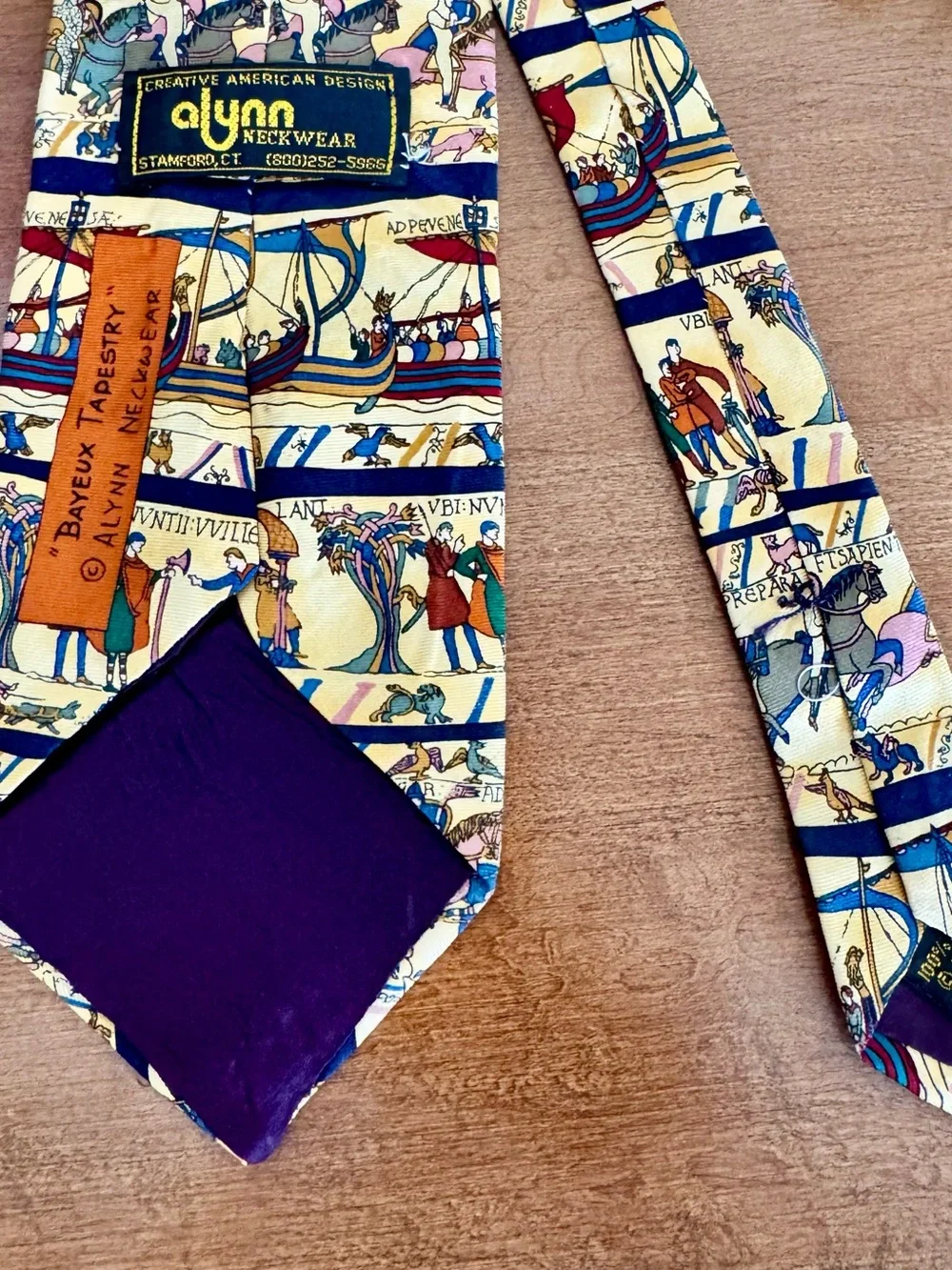 Alynn Neckwear  Bayeux Tapestry 100 % Silk Men’s Necktie Yellow Historical EUC